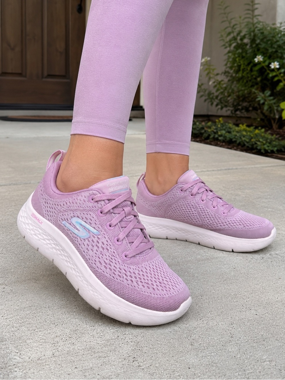 Skechers GOwalk Women’s Pink Mauve Walking Sneakers Shoes Size 7.5